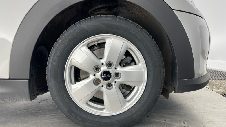 MINI Hatchback 1.5 Cooper Classic Premium 3dr Auto Petrol Hatchback